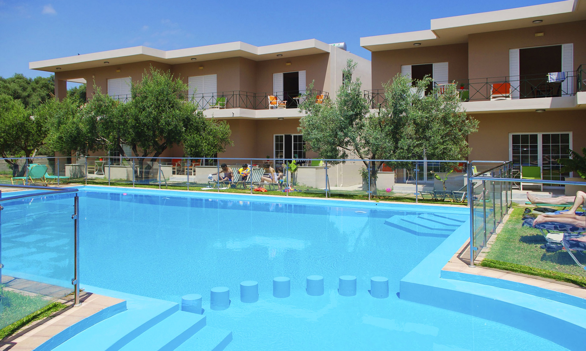 About Elea Apartments